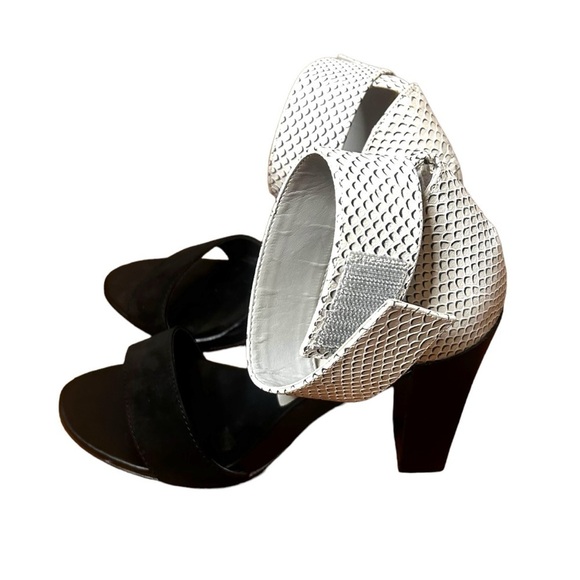 Chinese Laundry Balance Black and White Single Strap Sandals - Picture 7 of 11